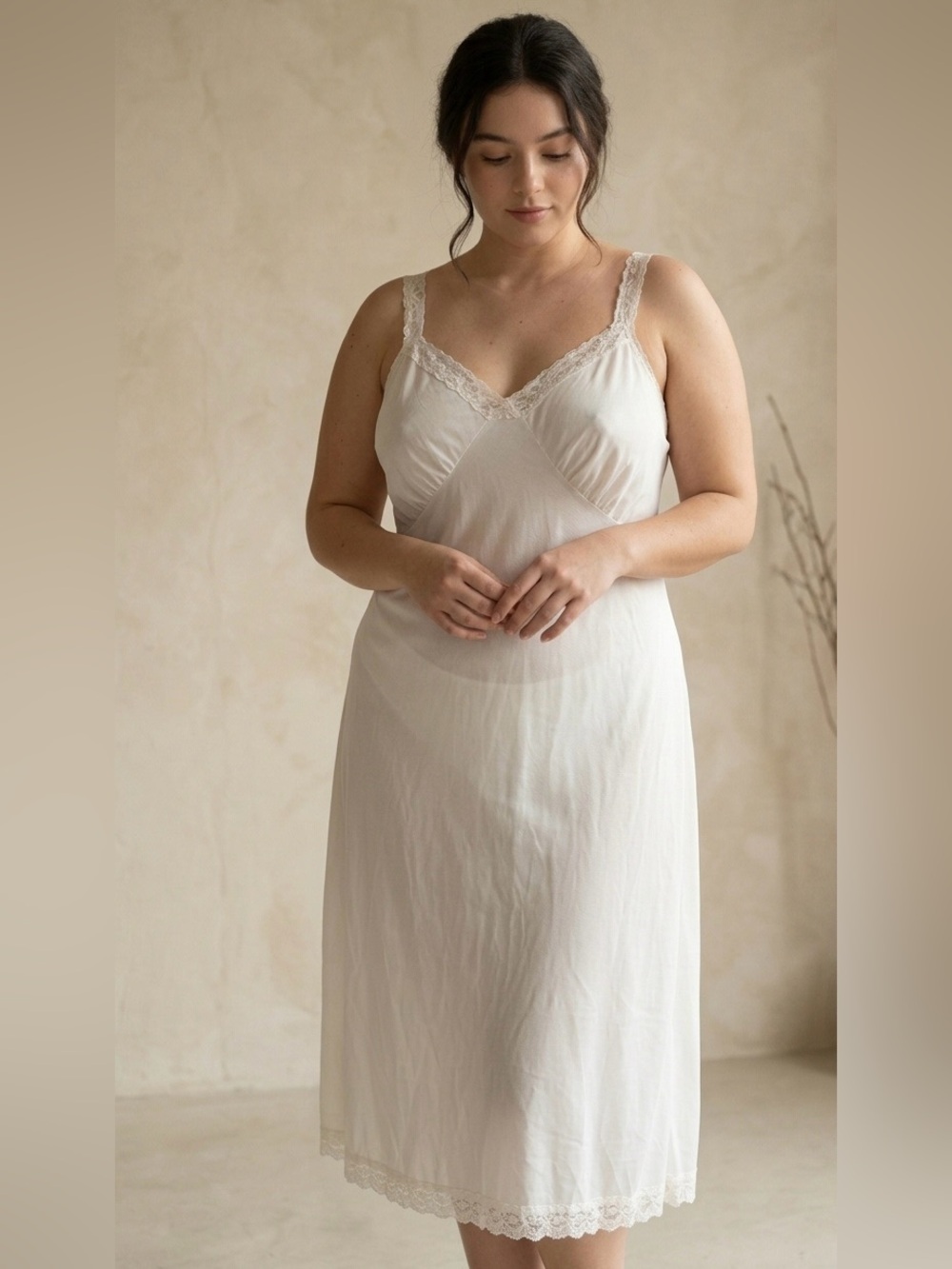 Vintage 70s Shadowline cream lace slip. Size 42. XL